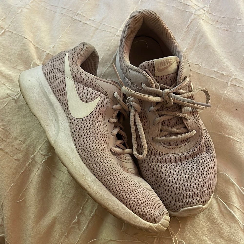 Women’s Nike Tanjun‎ Running Shoe Lilac